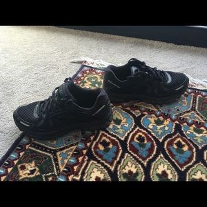 Brooks Running Shoes GTS Seventeen 17